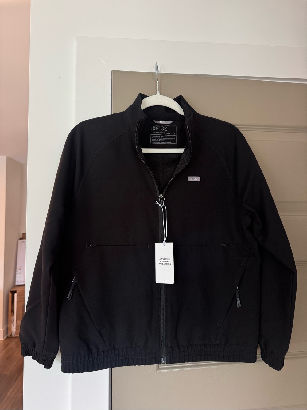 Figs NWTs Sydney Scrub Jacket
